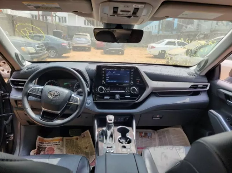 Toyota Highlander   - 2022