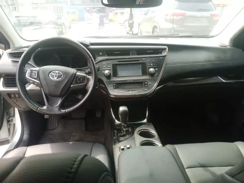 Toyota Avalon   - 2015
