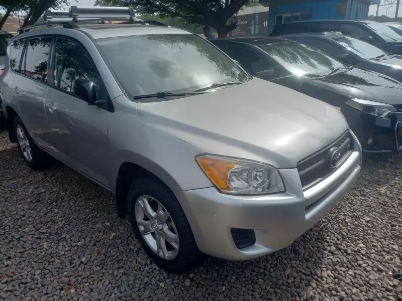 Toyota Rav4   - 2012