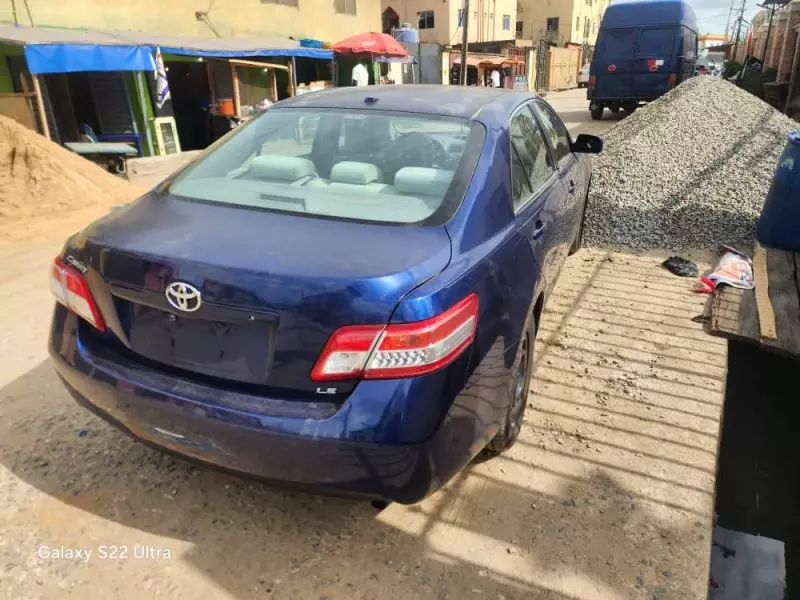 Toyota Camry   - 2010
