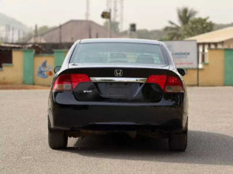 Honda Civic   - 2010