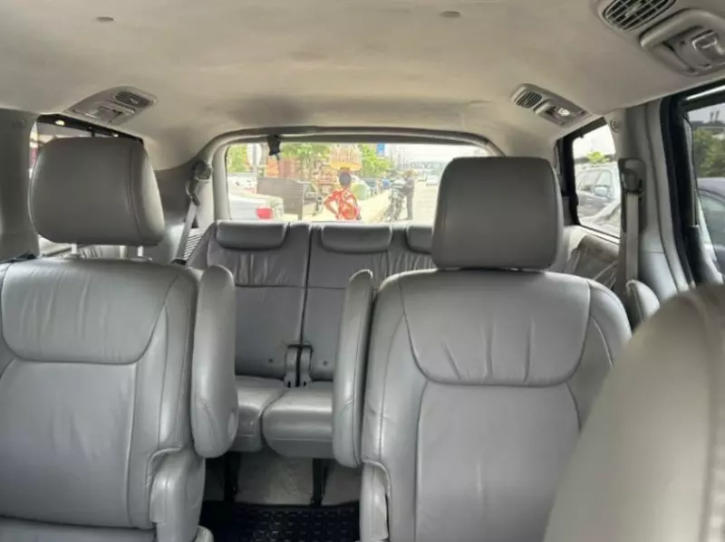 Toyota Sienna   - 2010
