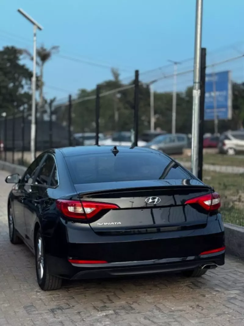Hyundai Sonata   - 2015