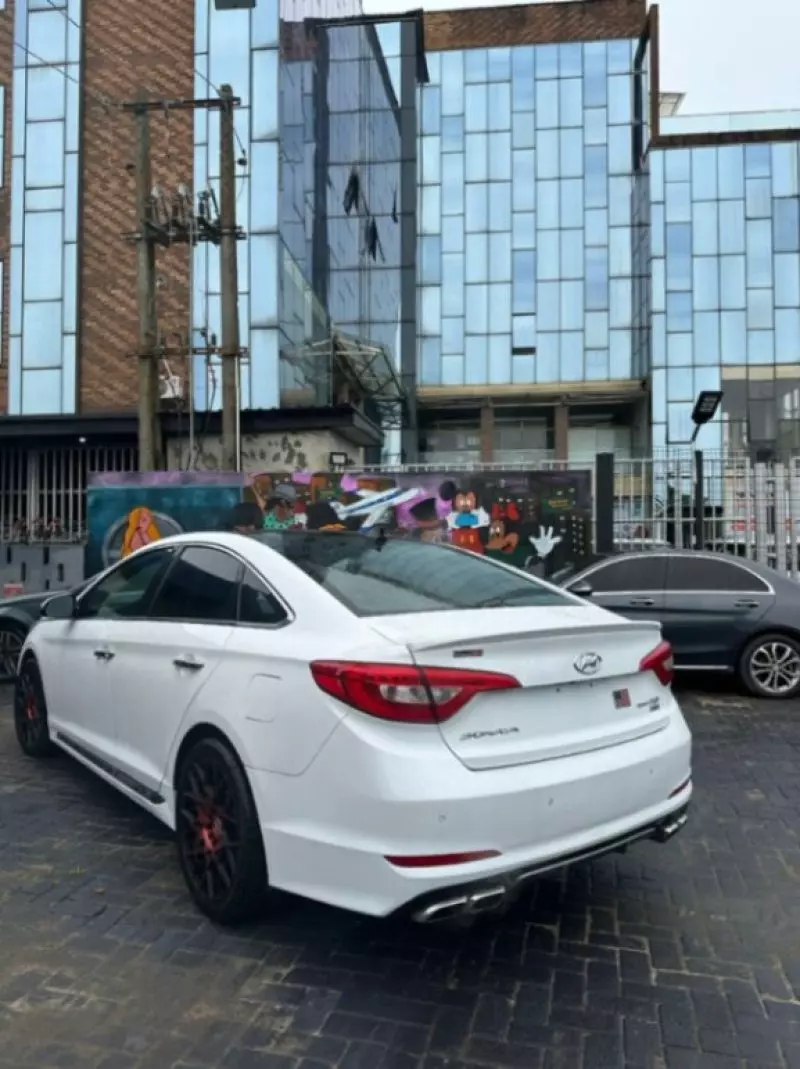 Hyundai Sonata   - 2015