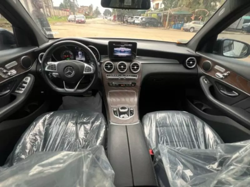 Mercedes-Benz GLC 300   - 2019