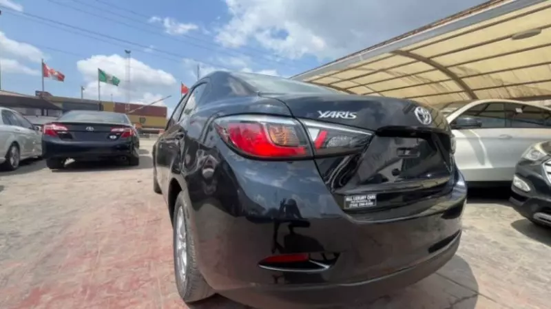 Toyota Yaris   - 2016