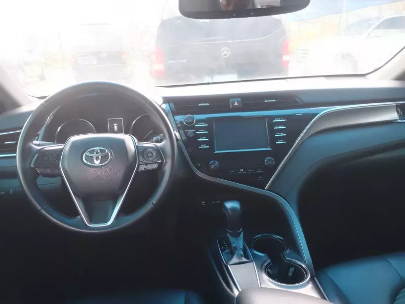 Toyota Camry   - 2018