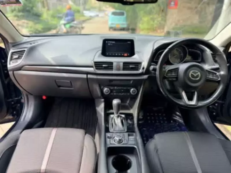 Mazda Axela    - 2018