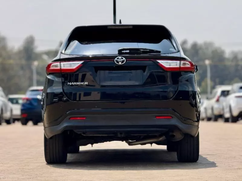 Toyota Harrier   - 2018