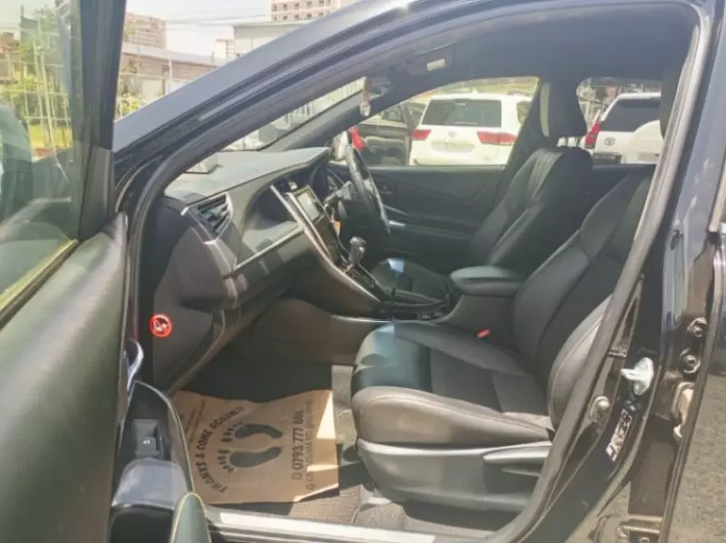 Toyota Harrier - 2017