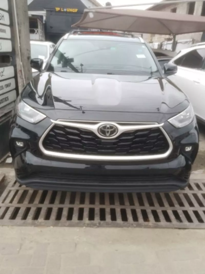 Toyota Highlander   - 2020