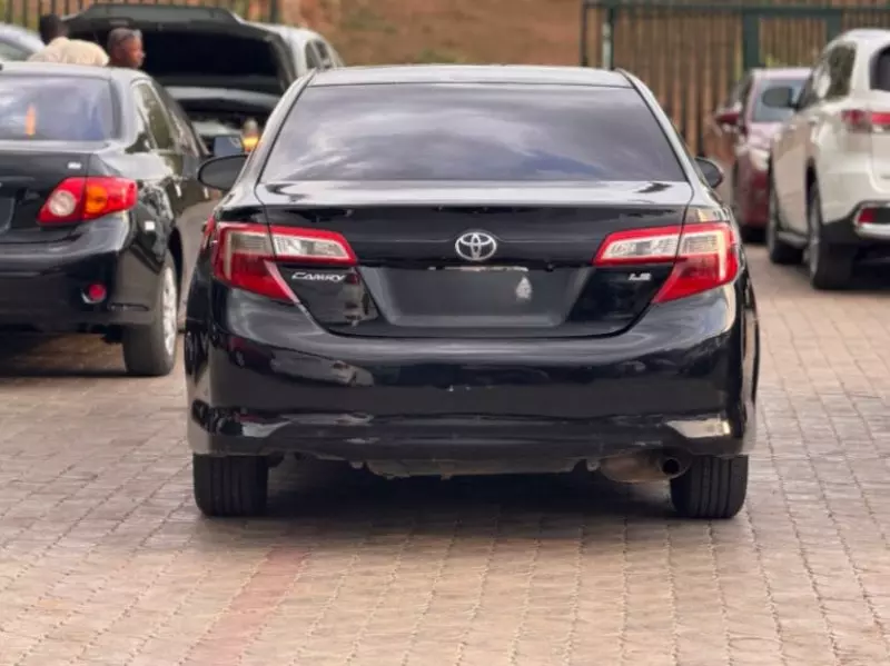 Toyota camry   - 2012