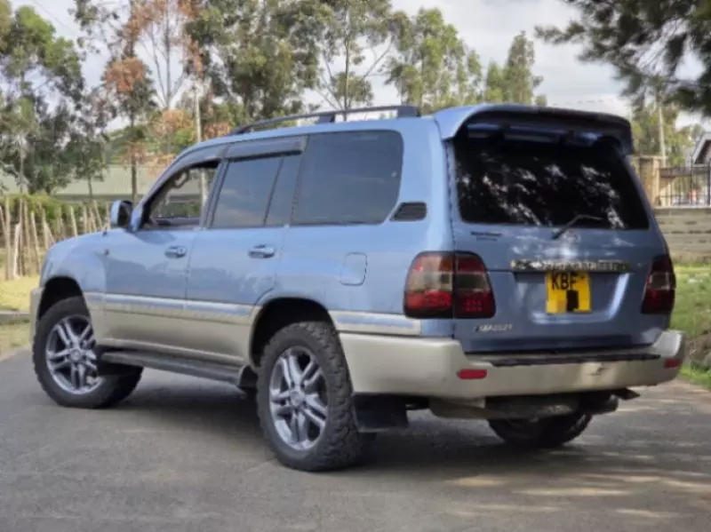 Toyota land cruiser amazon   - 2004