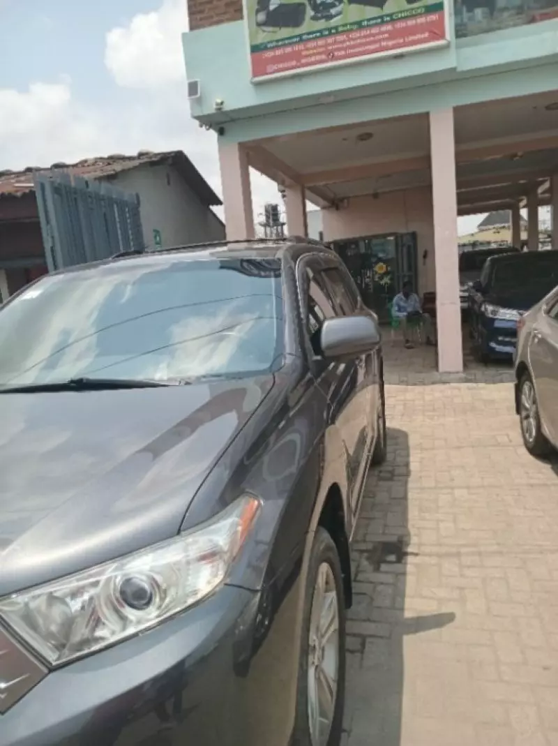 Toyota Highlander   - 2013