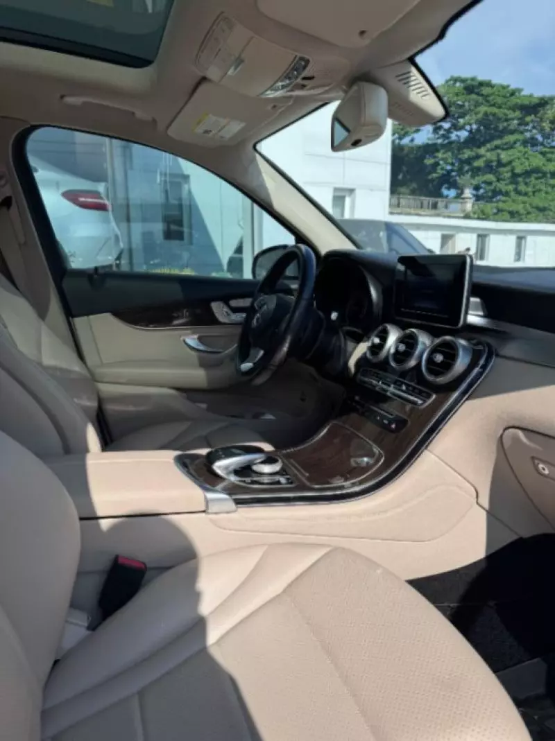 Mercedes-Benz GLC 300   - 2016