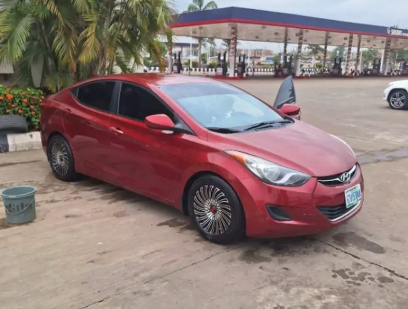 Hyundai Sonata   - 2013
