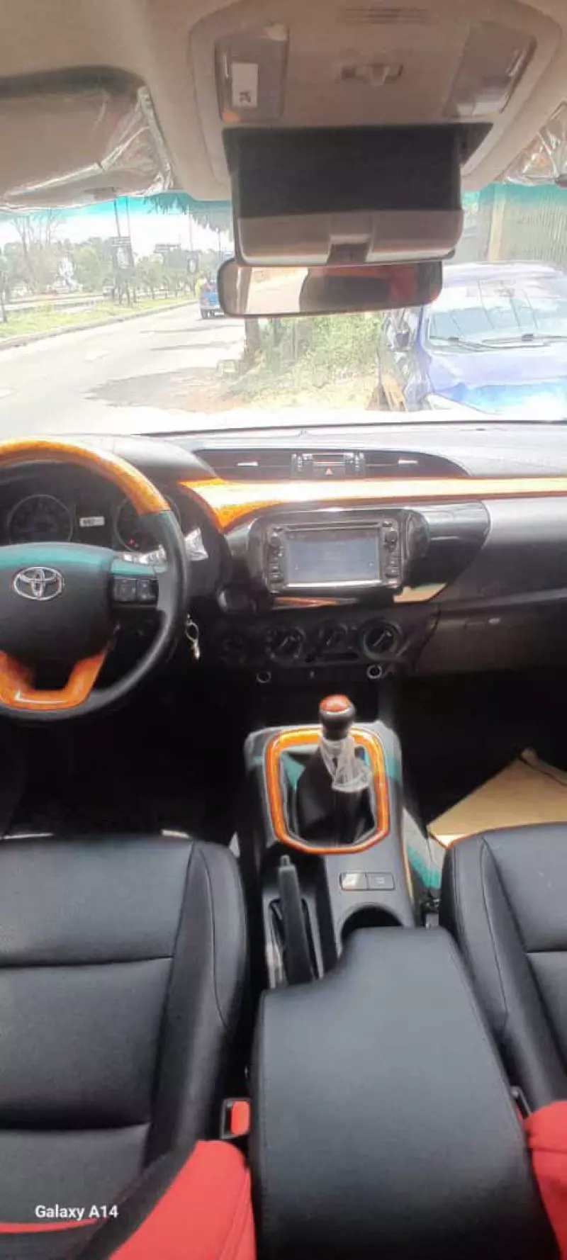 Toyota Hilux   - 2020