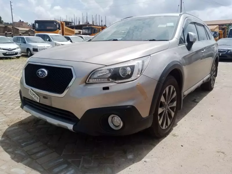 Subaru Outback   - 2015