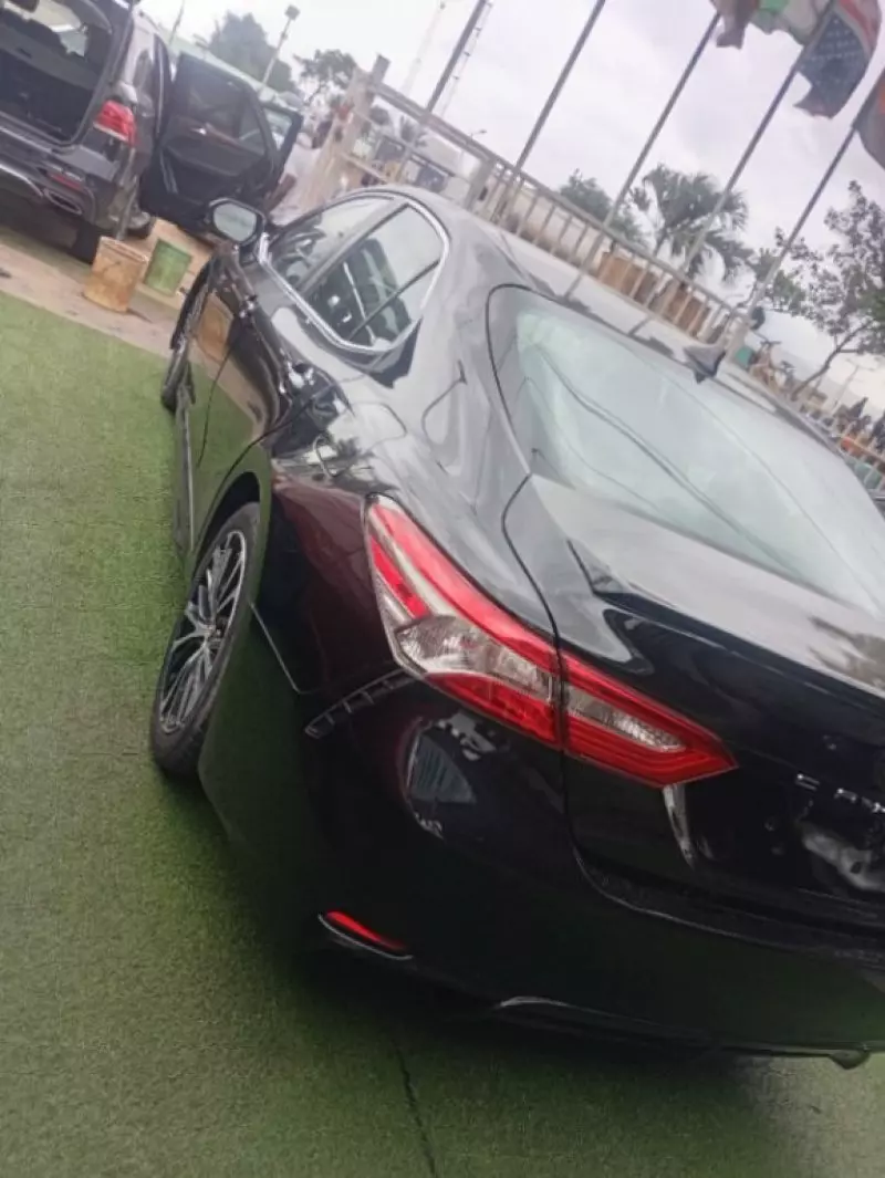 Toyota camry   - 2019