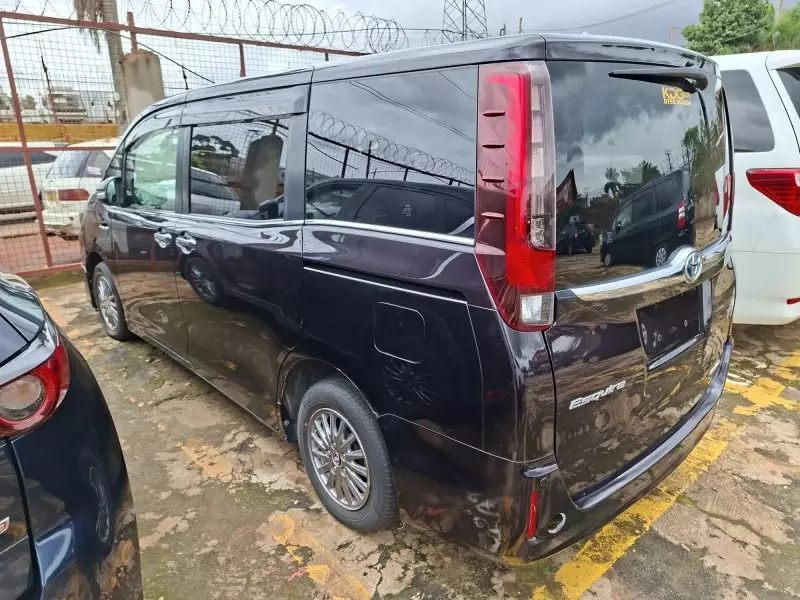 Toyota esquire   - 2016