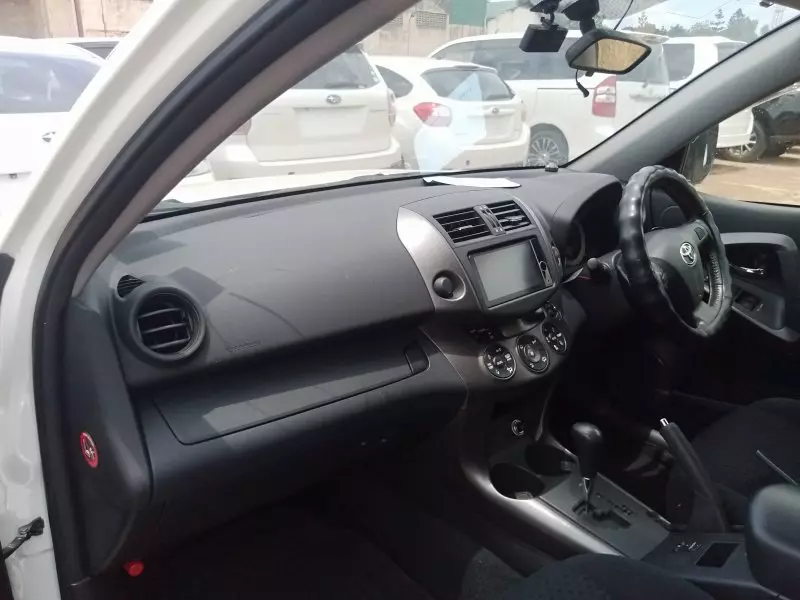 Toyota Vanguard    - 2011