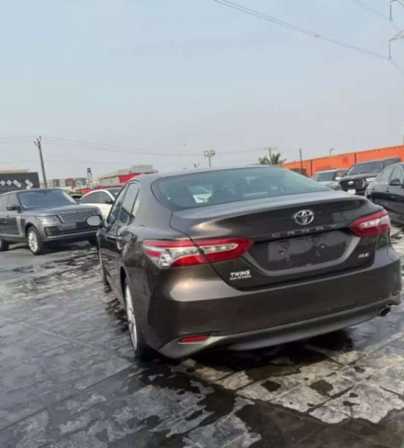 Toyota Camry   - 2018