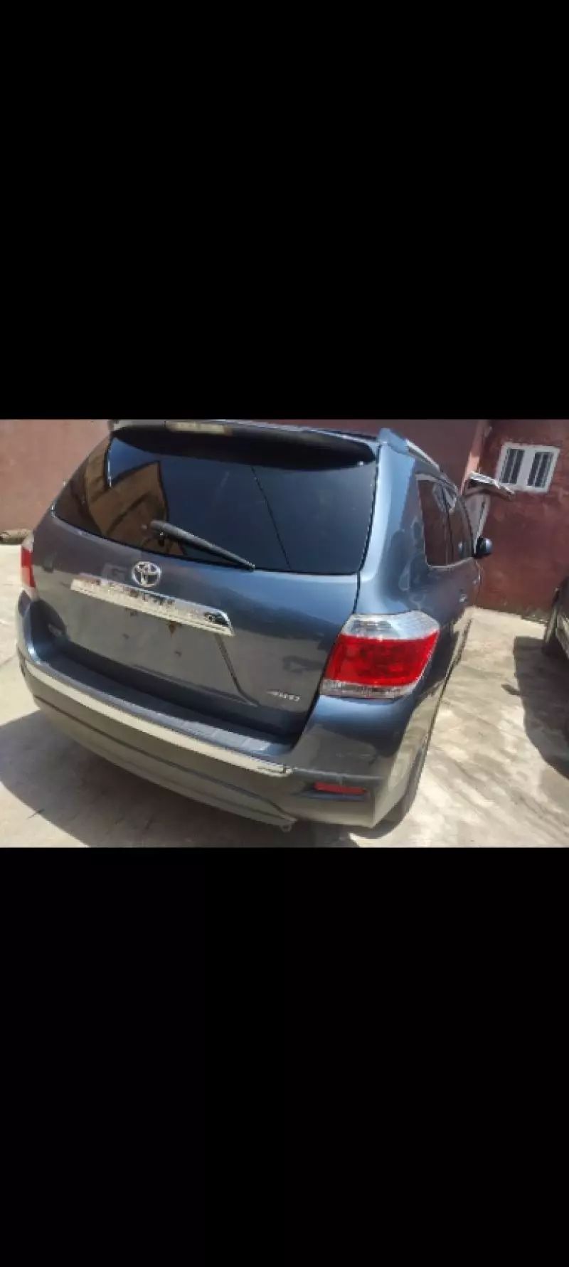 Toyota Highlander   - 2012