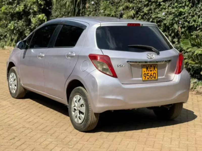 Toyota Vitz   - 2012
