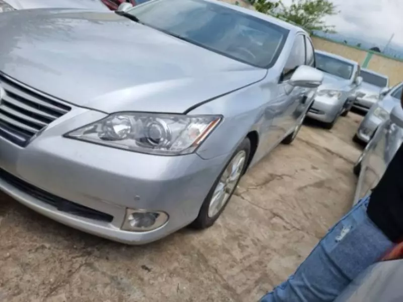 Lexus ES 350   - 2011