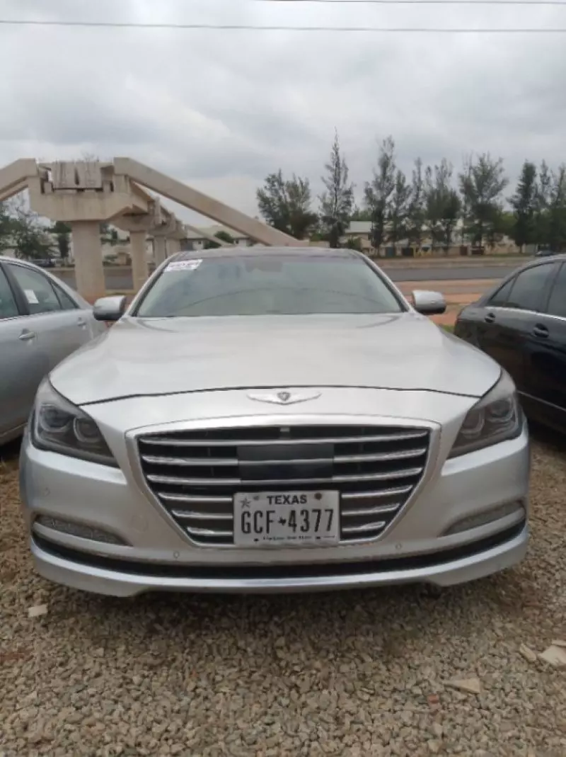 Hyundai Genesis   - 2018