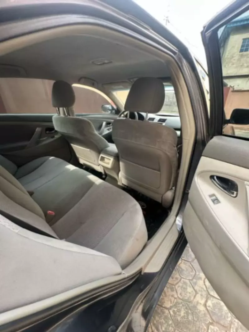 Toyota Camry   - 2011