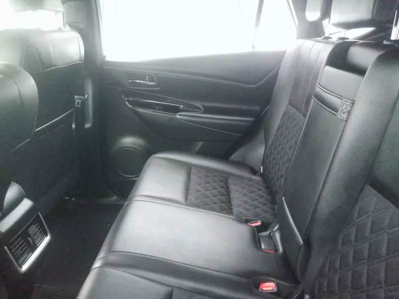 Toyota Harrier   - 2016