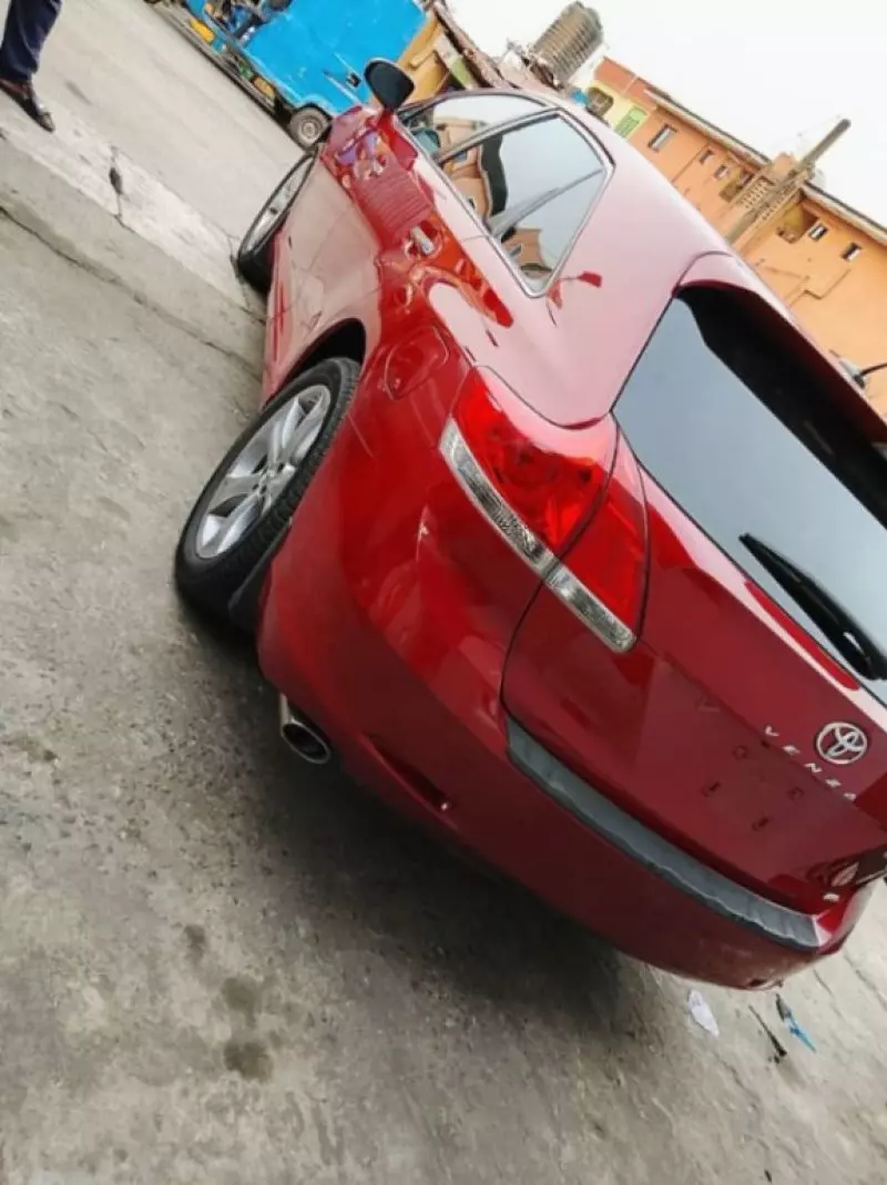 Toyota Venza   - 2012