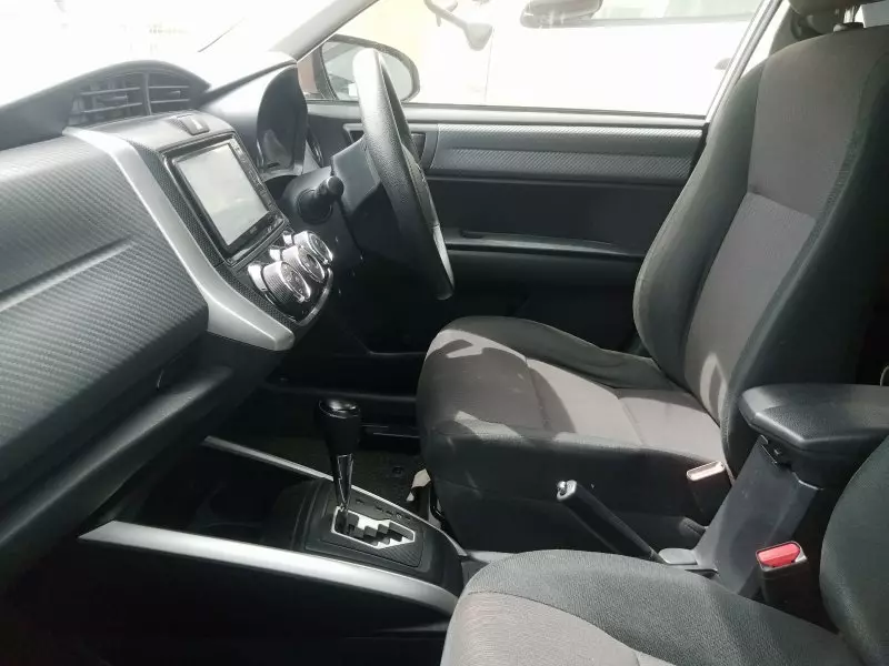 Toyota Fielder    - 2012