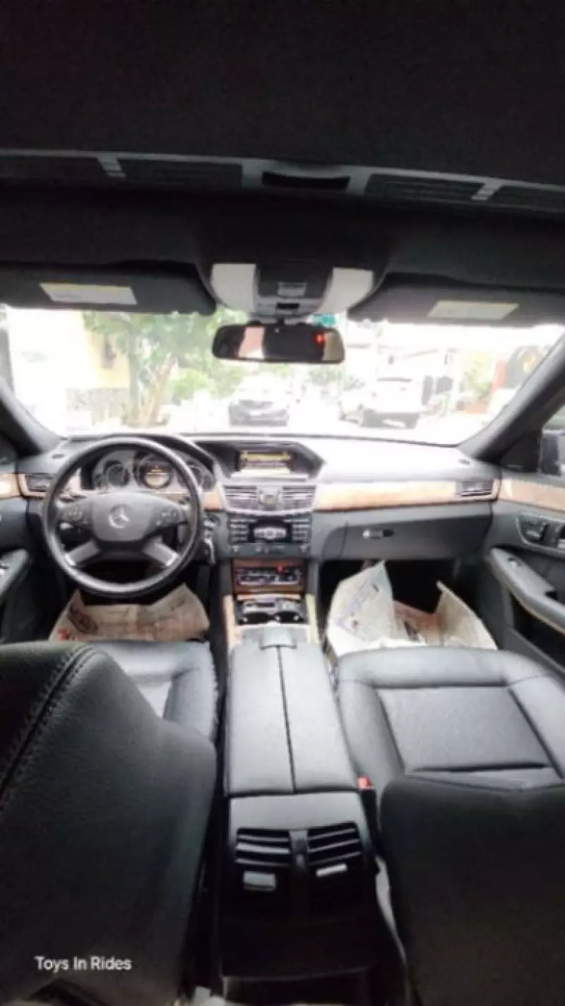 Mercedes-Benz E350   - 2012