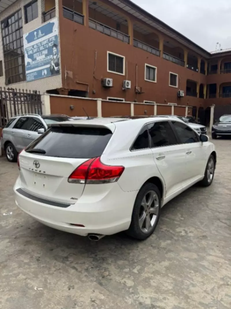 Toyota Venza   - 2010