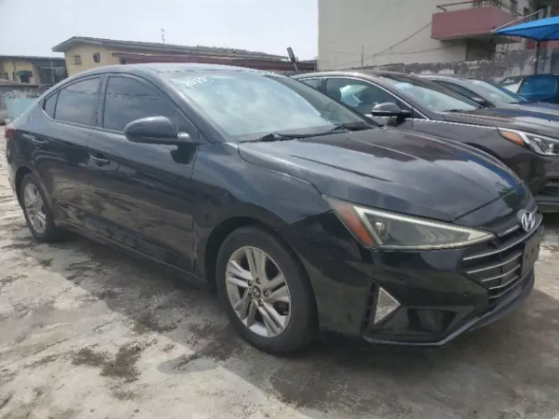 Hyundai Elantra   - 2019
