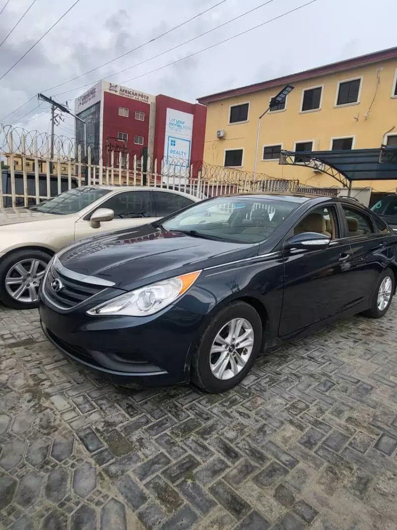 Hyundai Sonata   - 2014