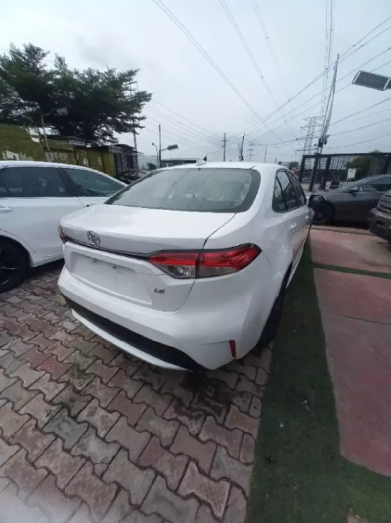 Toyota Camry   - 2019