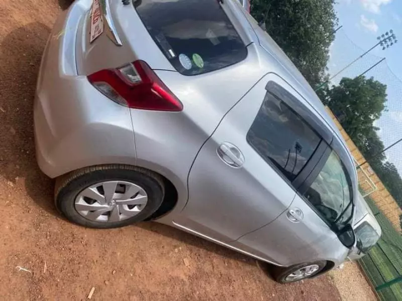 Toyota Vitz   - 2015