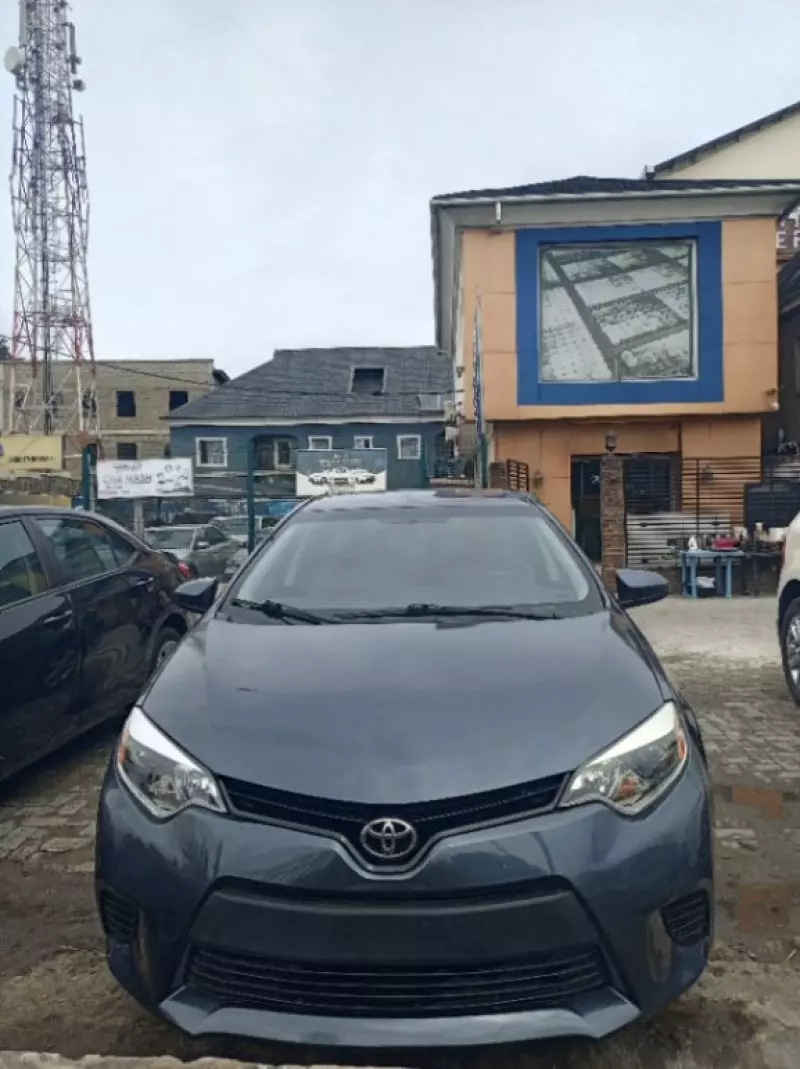 Toyota Corolla   - 2016
