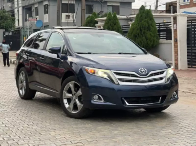 Toyota Venza   - 2015