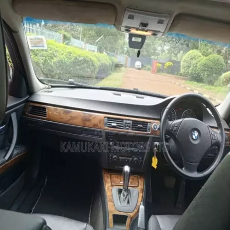 BMW 320i   - 2006