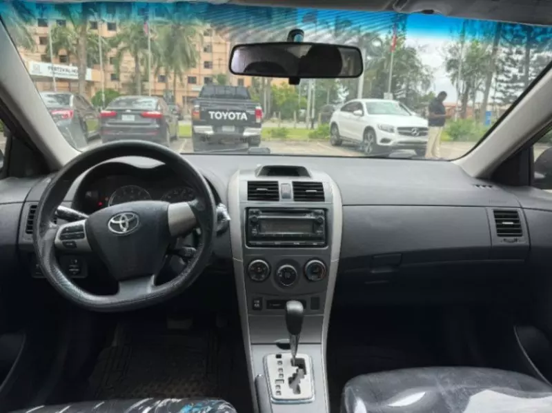 Toyota corolla   - 2012