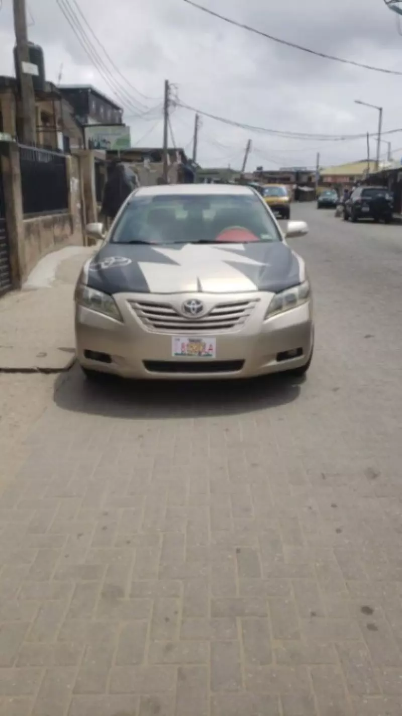 Toyota Camry   - 2008