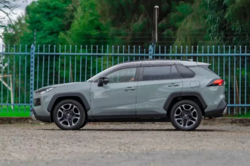 Toyota RAV4   - 2014