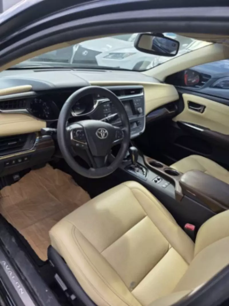 Toyota Avalon   - 2014