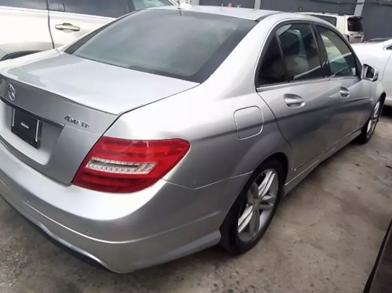 Mercedes-Benz C 300   - 2012