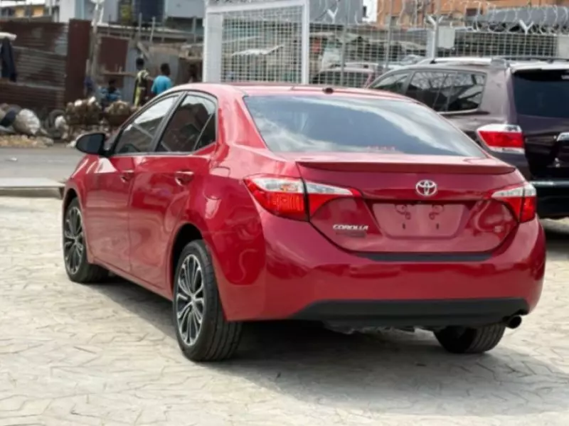 Toyota Corolla   - 2015