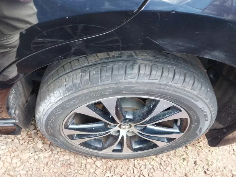 Toyota Harrier   - 2015